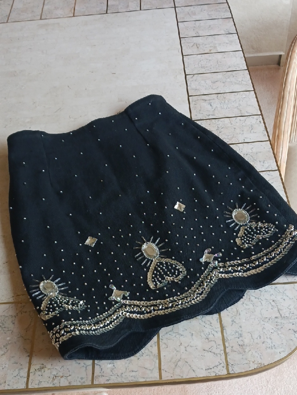 Vintage Womens skirt size 5..brand- Contempo casuals/black/ crystals,Sequins